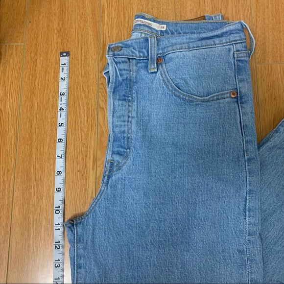 Levi’s Ribcage Jeans - Picture 2 of 3